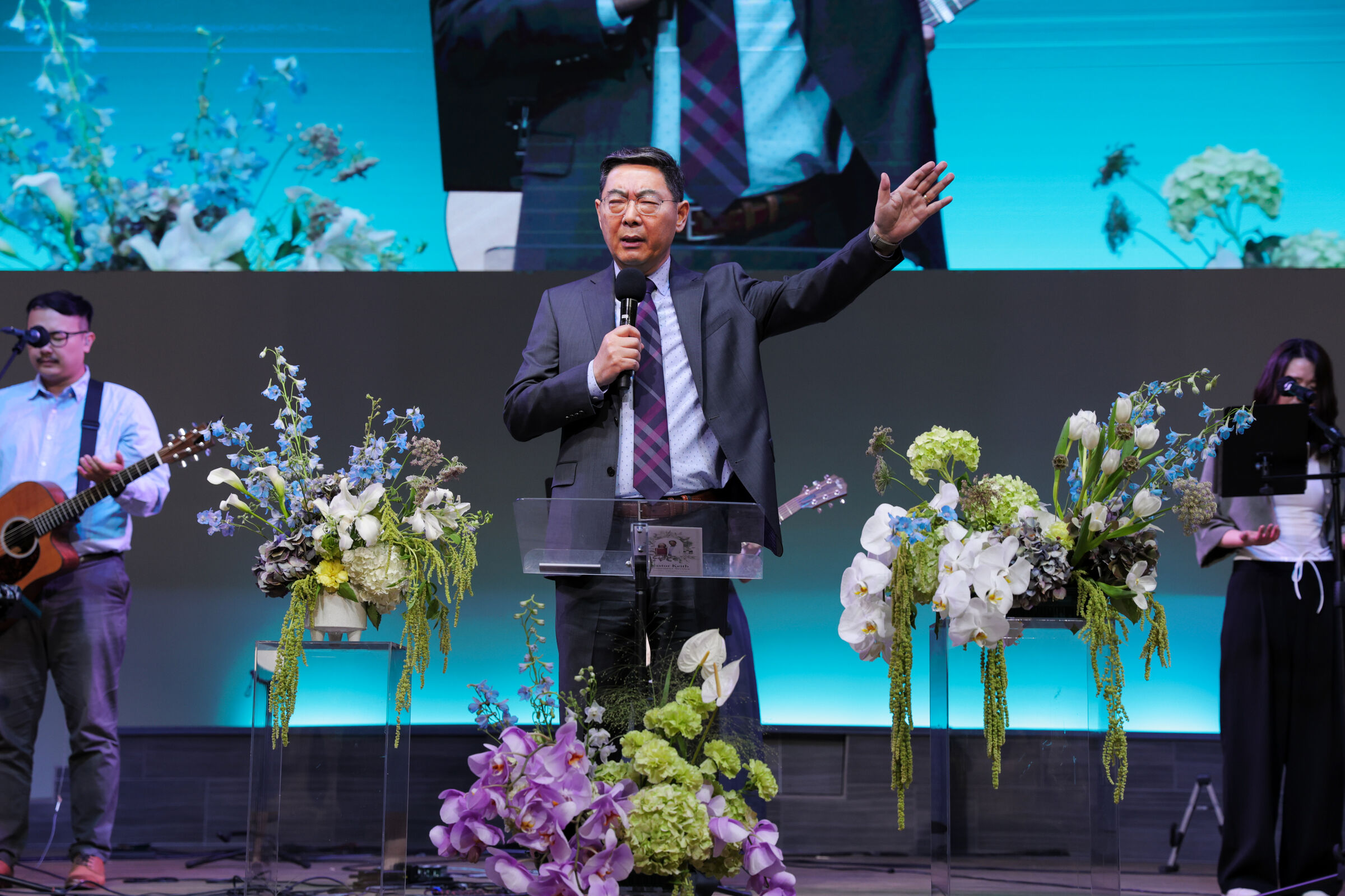 Pastor Keith Park preaching